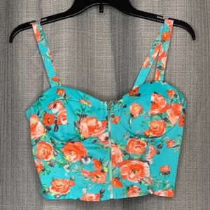 Women’s crop top tank